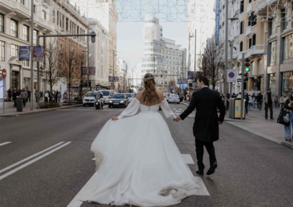 post wedding photo shoot in gran via, madrid